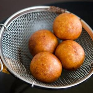 Cách làm bánh khoai lang chiên phòng
