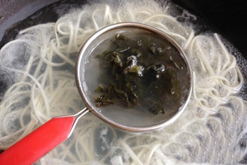 Bánh khoai lang chiên tẩm dừa thơm bùi ngọt ngào, ngon đến ngỡ ngàng