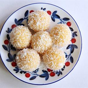 Cách làm bánh khoai lang lăn dừa
