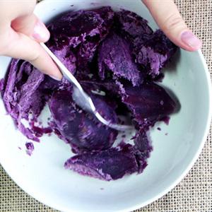 Cách làm bánh khoai lang tím bọc phô mai chiên