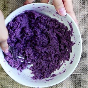 Cách làm bánh khoai lang tím bọc phô mai chiên