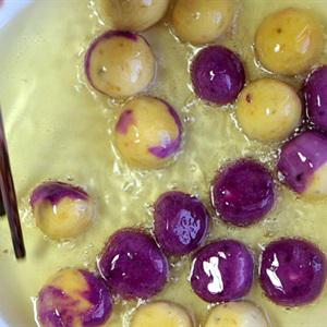 Cách làm bánh khoai lang tím bọc phô mai chiên