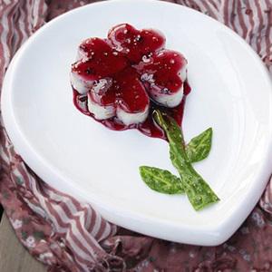 Cách làm bánh khoai mì hình cỏ 4 lá