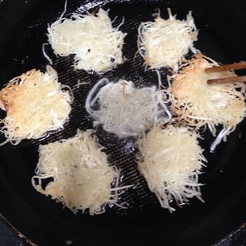 Cách làm bánh khoai mì rán