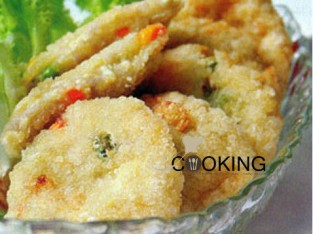 Bánh khoai môn chiên sốt dâu