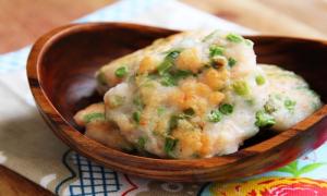 Bánh khoai môn cuộn chiên giòn rụm, ngon mê mẩn ngay từ miếng đầu tiên