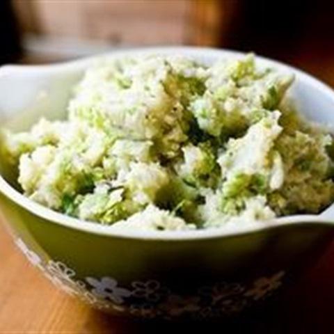 Cách làm bánh khoai tây cải bắp chiên