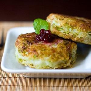 Cách làm bánh khoai tây cải bắp chiên