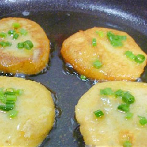 Cách làm bánh khoai tây chiên giòn