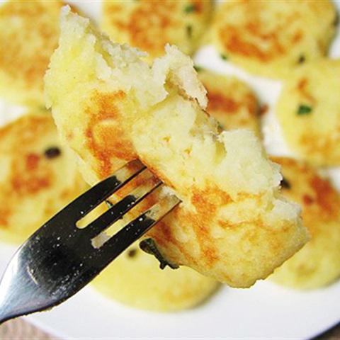 Cách làm bánh khoai tây chiên kiểu Hàn