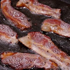 Cách làm bánh khoai tây chiên thịt xông khói