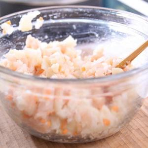 Cách làm bánh khoai tây gà chiên