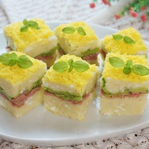 Cách làm bánh khoai tây kẹp