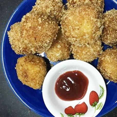 Cách làm bánh khoai tây phô mai chiên xù