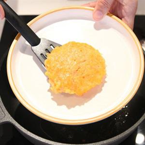 Cách làm bánh khoai tây trứng