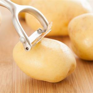 Cách làm bánh khoai tây xúc xích chiên giòn