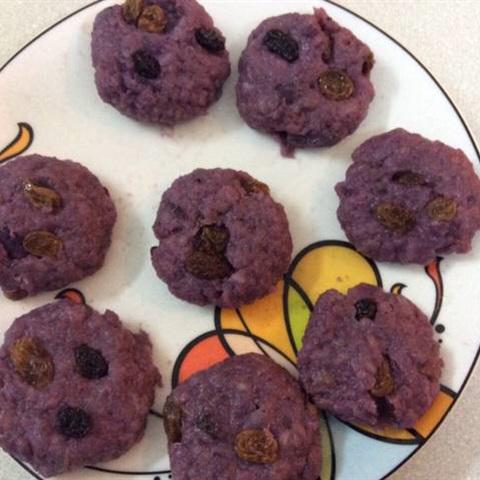 Cách làm bánh khoai tím nho khô