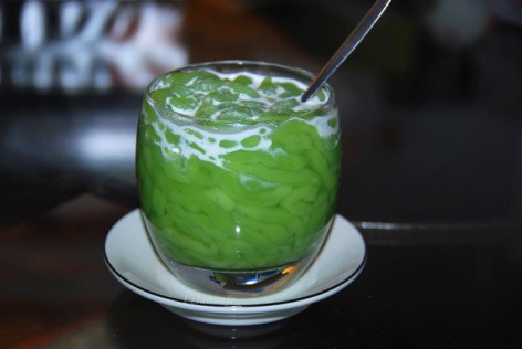 Bánh lọt, tàu hũ, nước đường