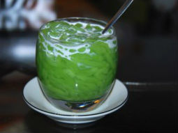 Bánh lọt, tàu hũ, nước đường