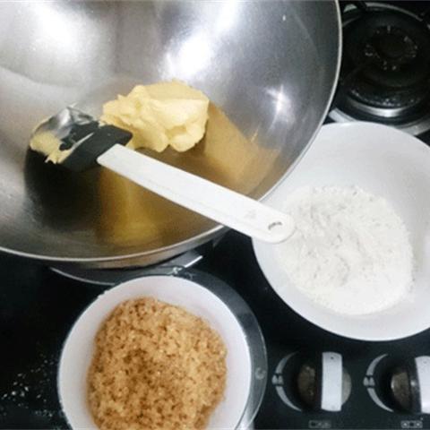 Cách làm bánh lưỡi mèo hương cà phê