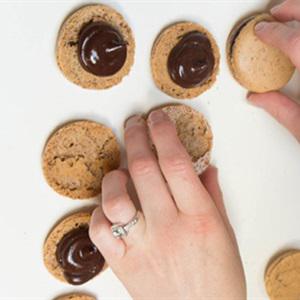 Cách làm bánh macaron chocolate