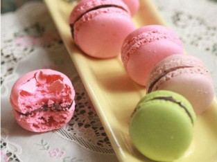 Bánh macaroon vỏ vân