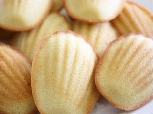 Bánh madeleine