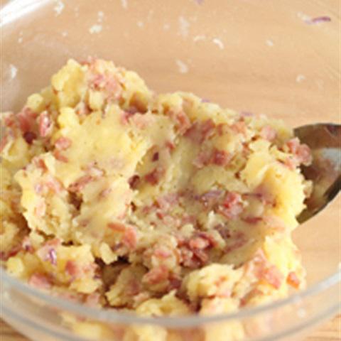 Cách làm bánh mặn nhân khoai tây