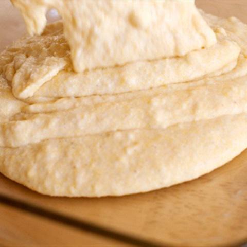 Cách làm bánh mì bắp phết mật ong