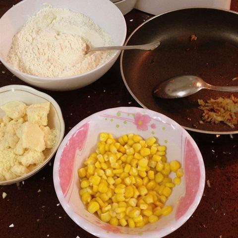 Cách làm bánh mì bắp