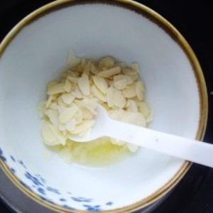 Cách làm bánh mì bơ hạnh nhân