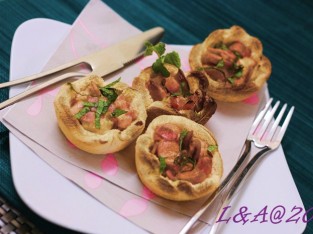 Bánh mì bỏ lò với xúc xích và Jambon