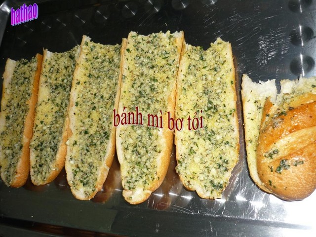 Bánh mì bơ tỏi
