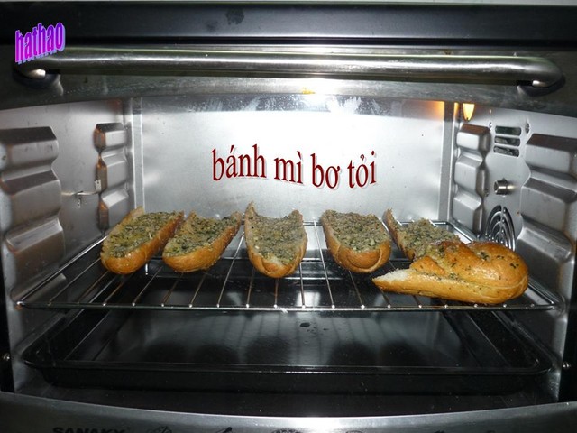 Bánh mì bơ tỏi