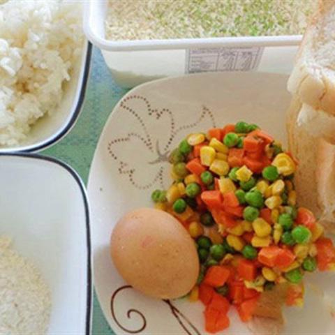 Cách làm bánh mì bọc cơm chiên