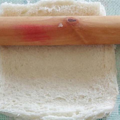 Cách làm bánh mì bọc cơm chiên