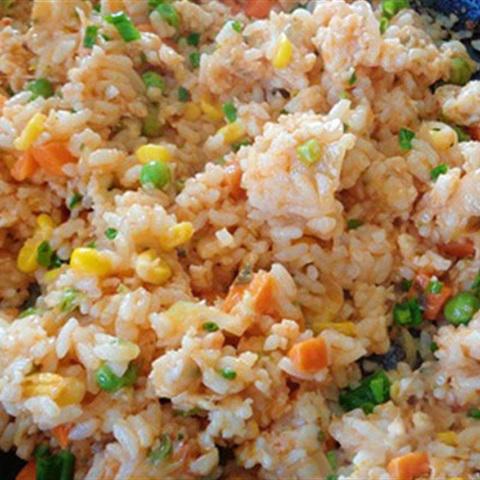 Cách làm bánh mì bọc cơm chiên