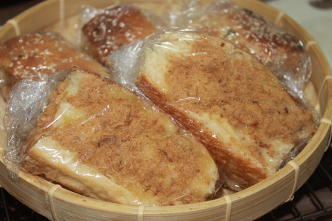 Bánh mì chà bông, sốt mayonnaise