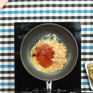 Cách làm bánh mì chả cá phèn