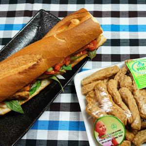 Cách làm bánh mì chả cá phèn