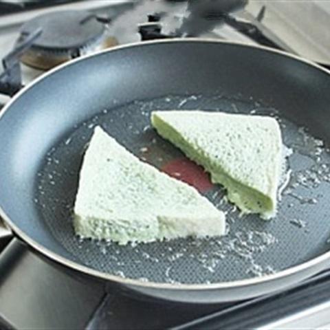 Cách làm bánh mì chiên bột trà xanh