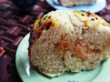 Bánh mì cuộn chà bông