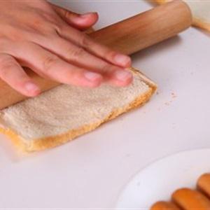 Cách làm bánh mì cuộn xúc xích