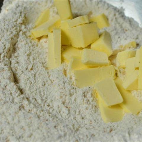 Cách làm bánh mì dâu tây nướng