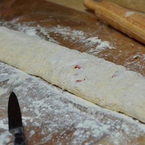 Cách làm bánh mì dâu tây nướng