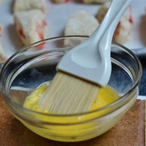 Cách làm bánh mì dâu tây nướng