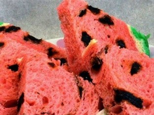 Bánh mì dưa hấu