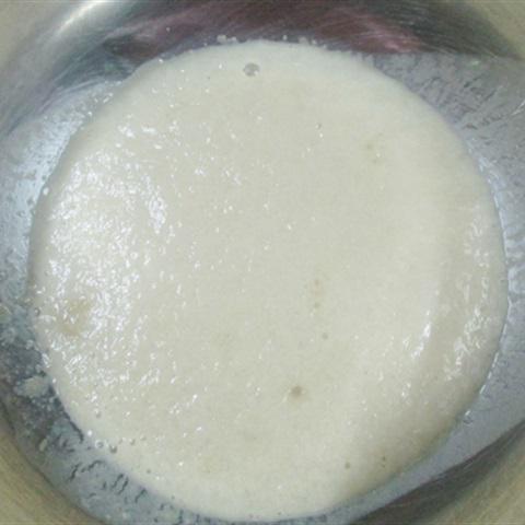 Cách làm bánh mì dừa hình trái tim