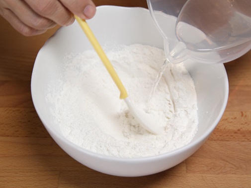 Bánh mì dứa ngọt lịm, thơm nức mũi