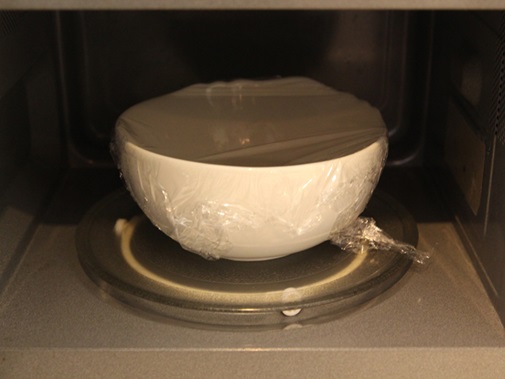 Bánh mì dứa ngọt lịm, thơm nức mũi